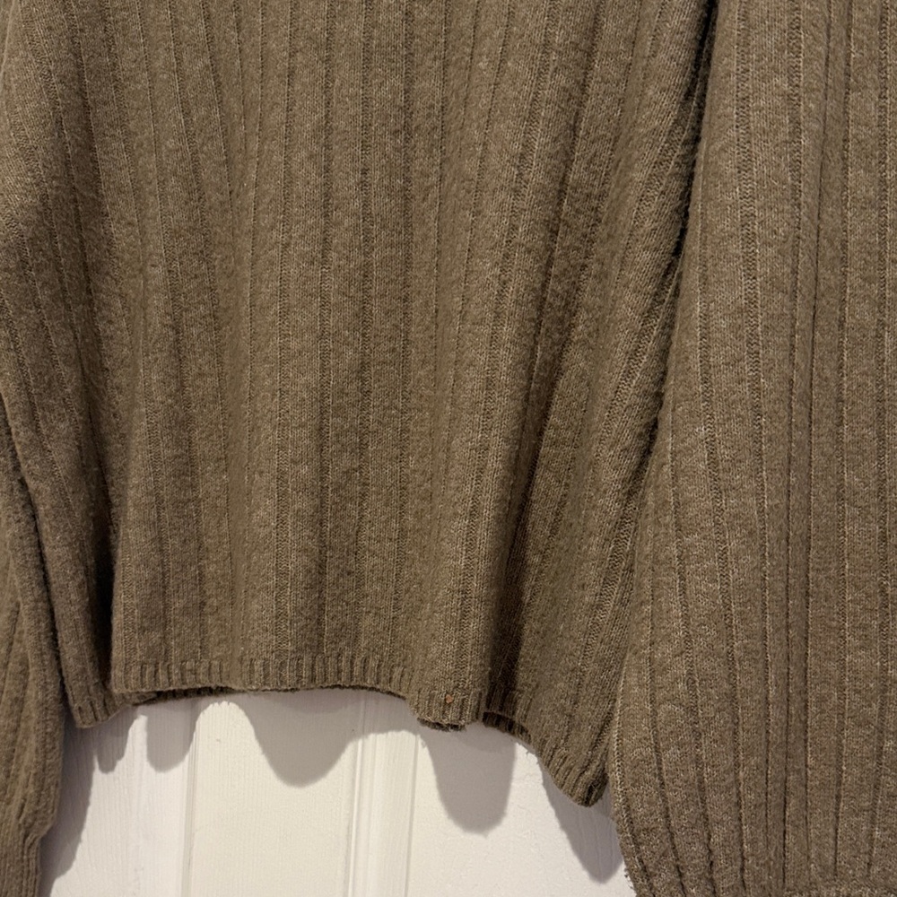 Express Tan Ribbed Turtleneck Sweater Cropped Balloon Sleeve Medium - Picture 9 of 13